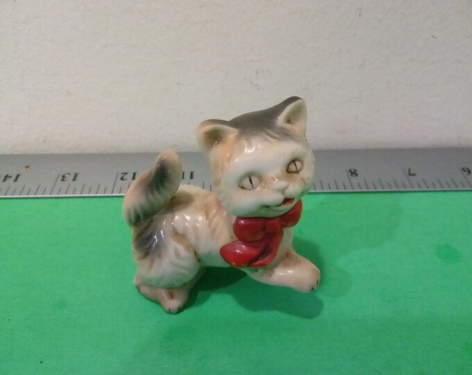 Vintage Porcelain Kitty Cat with Bow, Made in Japan, 1950's*a