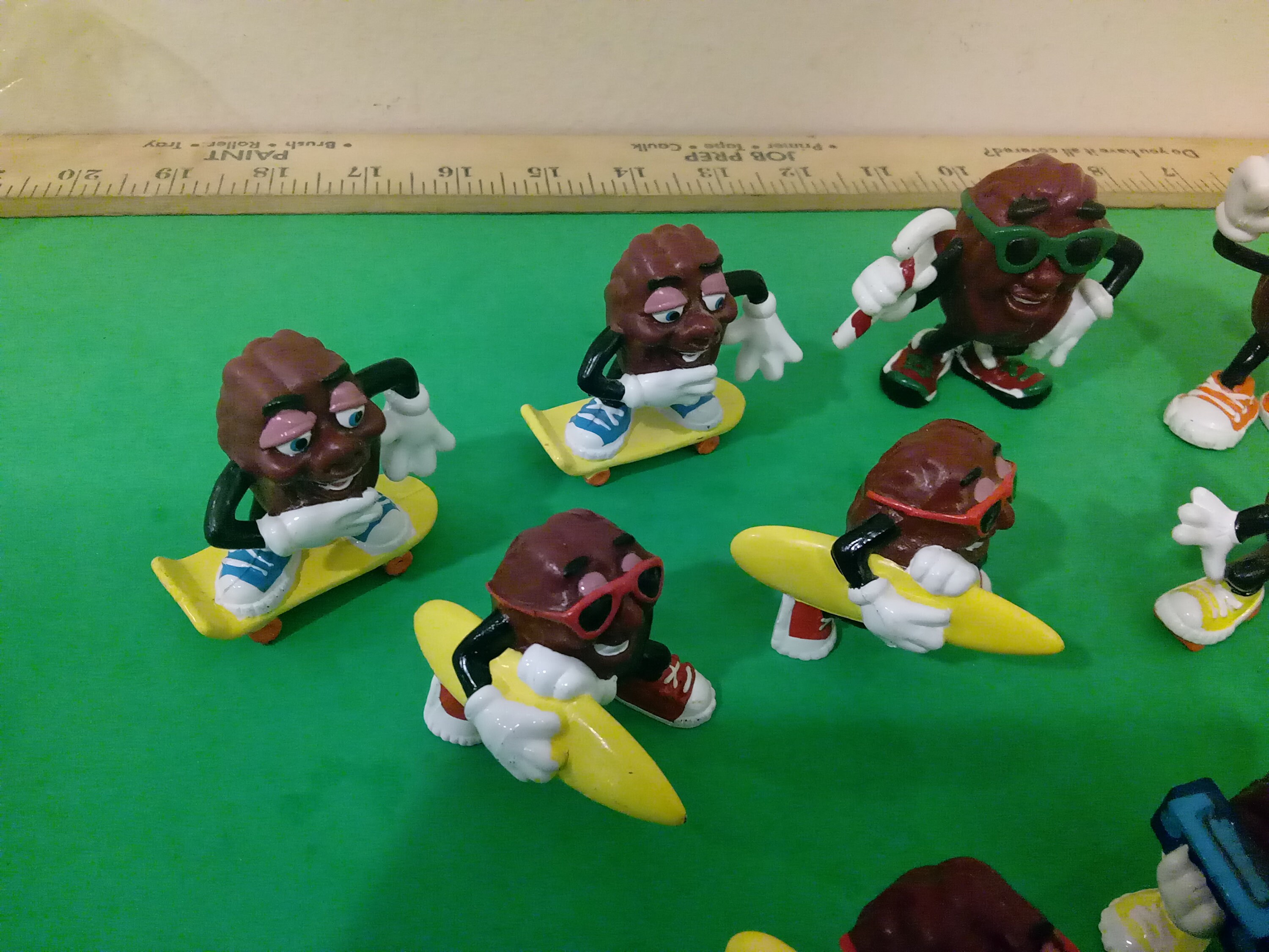 Vintage California Raisin Hardee Toys, 1980's