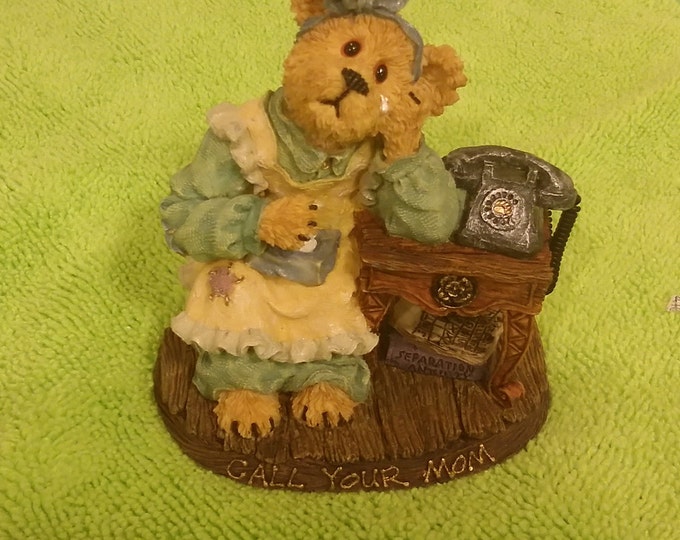 Vintage Figurine, Boyds Bears Bearstone Collection, Momma Guiltrip... Call Your Mom, 2001