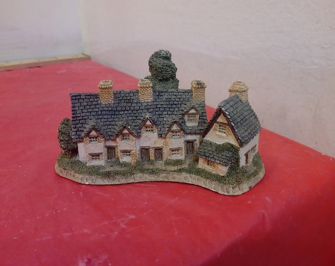 Vintage David Winter Cottages, Craftmen's Cottage by John Hine Studios