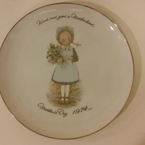 Vintage Holly Hobbie Mother&#39;s Day Commemorative Edition Plate, 1974