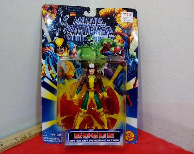Vintage Action Figure, Marvel Universe Rogue "With Upper Cut Punching Action" by Toy Biz, 1996