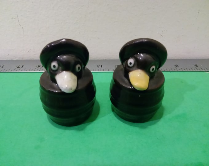 Vintage Shakers, Duck in a Barrel salt and pepper shakers ~
