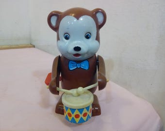 Vintage Wind-Up Toy, Plastic Wind-up Bear playing Drum, Model #892 Made in Hong Kong, Walking Bear Brown, 1980's