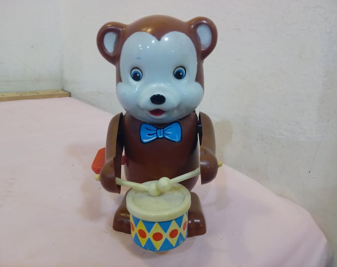 Vintage Wind-Up Toy, Plastic Wind-up Bear playing Drum, Model #892 Made in Hong Kong, Walking Bear Brown, 1980's