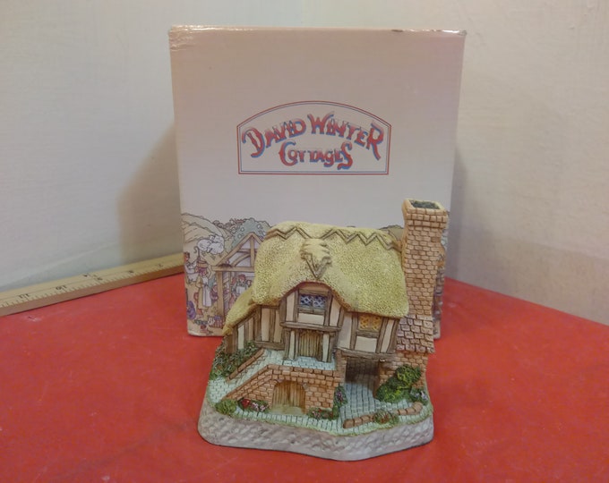 Vintage David Winter Cottages, Collector's Guild "Whileaway Cottage" by John Hine Studios