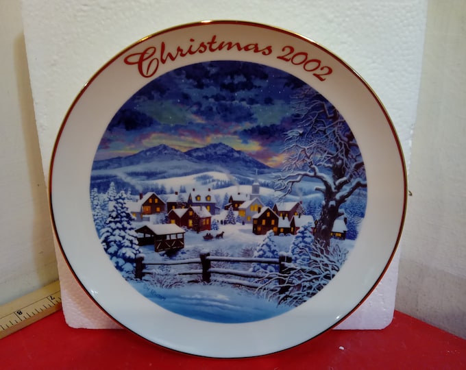 Vintage Collector Plate, Avon Collector Plate Holiday Treasures Christmas 2002