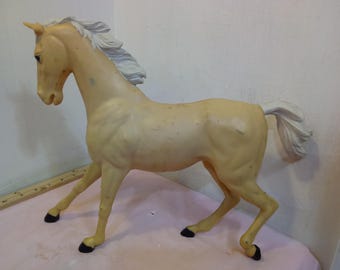Vintage Plastic Horses, Breyers, Hartland, Empire, Marx, Grey/Black, Brown, and Dark Brown Horses with or without Saddles or Reigns#
