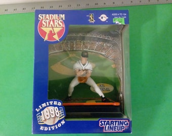 Vintage Sports Figurine, Starting Lineup by Kenner, Stadium Stars Cal Ripken Jr., 1998#