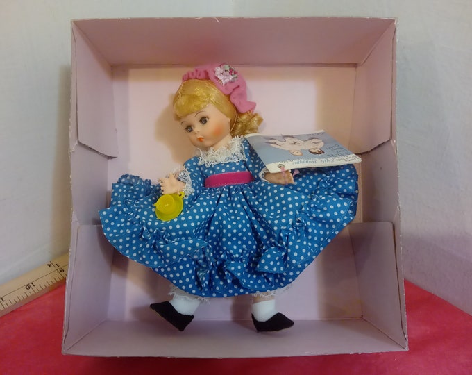 Vintage Doll, Madame Alexander Doll, Miss Muffet #452, 1970's