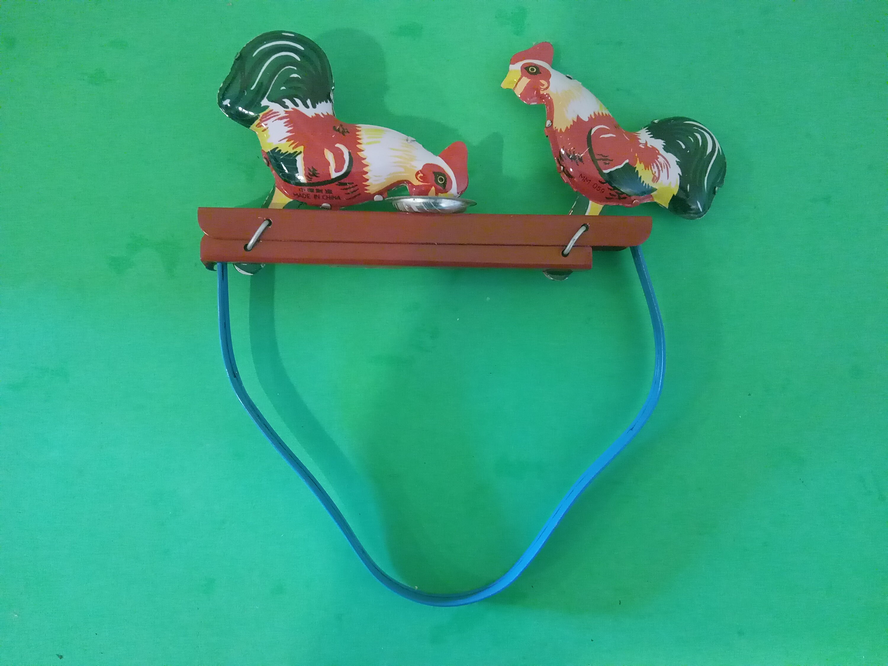 Vintage Tin Toy Rooster Hand Moving Roosters Pecking MM 059, 1980's