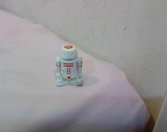 Vintage Star Wars Micro/Mini Micro Machine Action Figures, Droids, Jawa's, Darth Vader, Yoda, Rebel Fighters, Storm Troopers, and Others