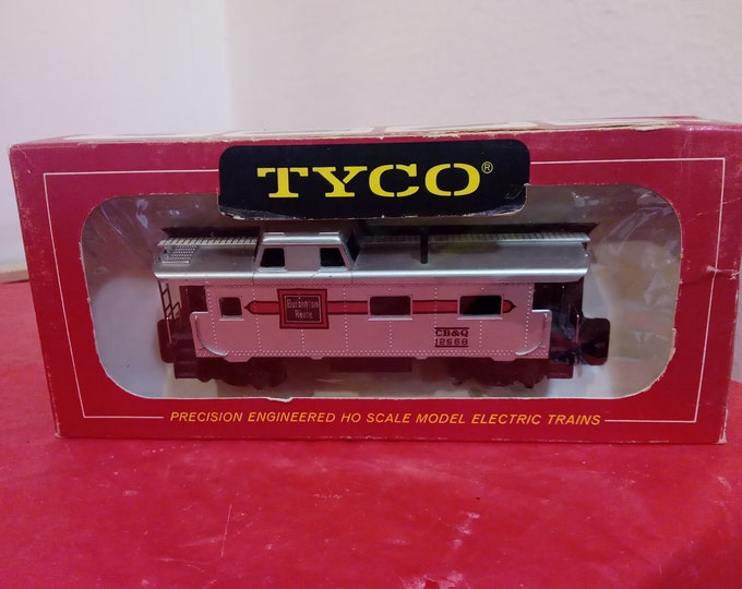 Vintage Model Train, Tyco HO Scale 8-Wheel Caboose Burlington Route Everything West