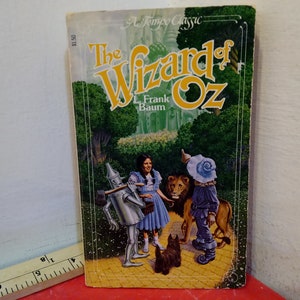 Livro de bolso vintage, O Mágico de Oz, de Frank Baum, 1956