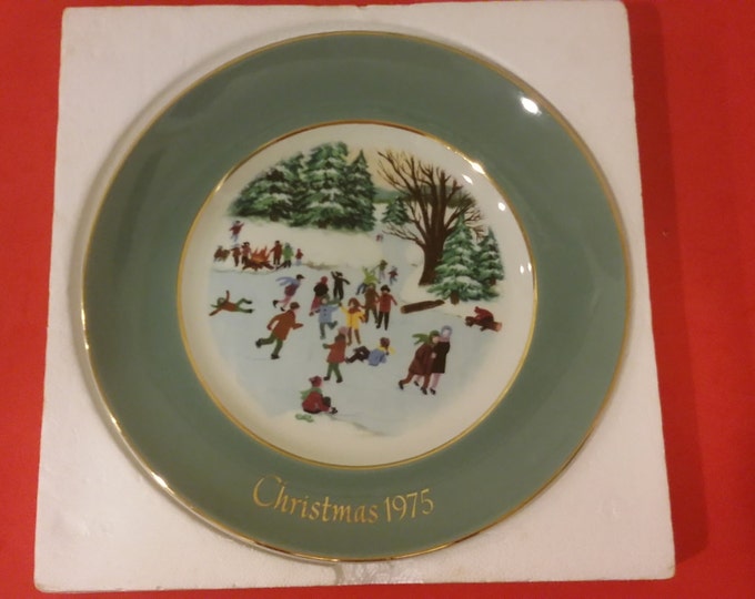 Avon Christmas Plate, "Skaters on the Pond", Enoch Wedgwood Tunstall Ltd. 1975