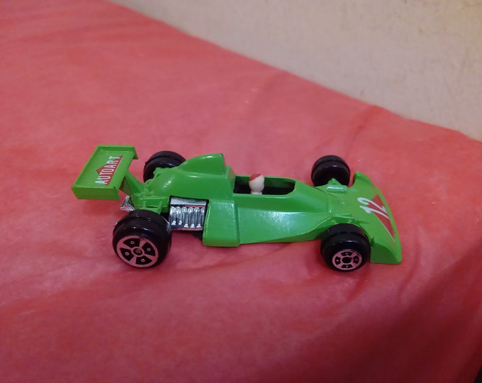 Vintage Die Cast Cars, Yatming Formula One Racing Cars, Different Colors and Numbers