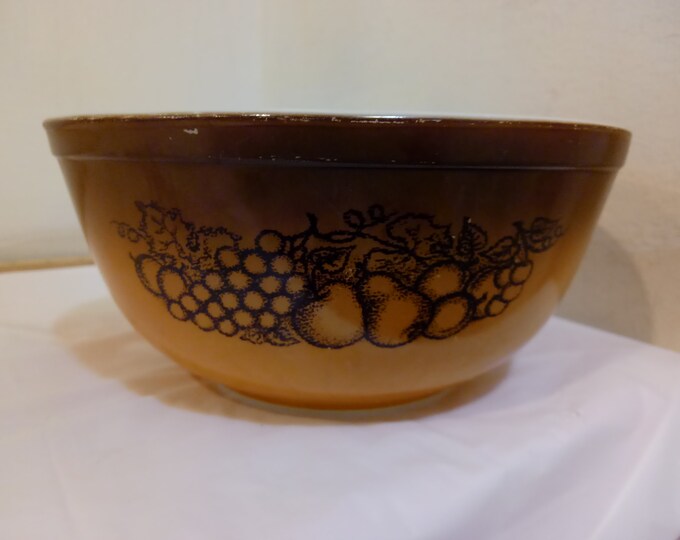 Vintage Pyrex Mixing Bowl, 2 1/2 Quart Pyrex Mixing Bowl Ovenware, Burnt Orange with Fruit Design on Bowl, 1970's