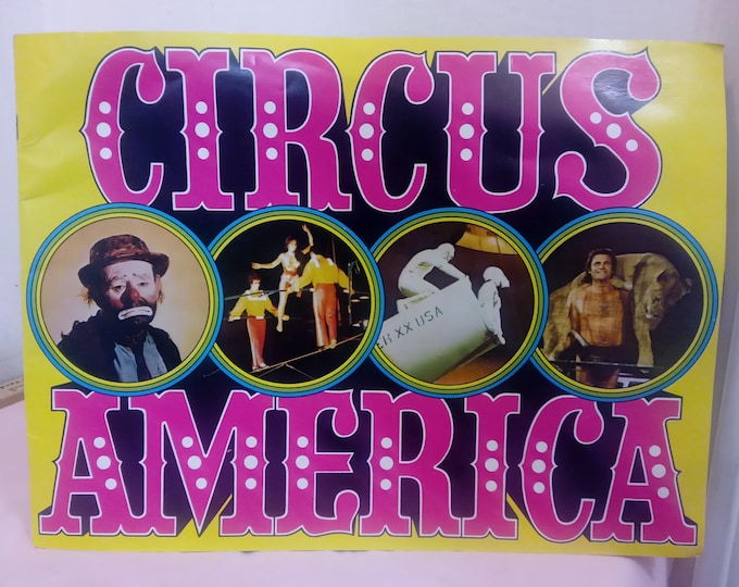 Vintage Programs/Newsletter/Postcards, Grand Ole Gospel Times "Johhny Cash", Ice Capades, Opryland Postcards, Circus Circus Program, 1970's