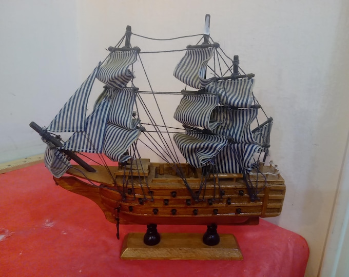 Vintage Wooden and Cloth Ship Models, Caravel Ship Models made of Wood, Cloth Sails and String Ropes