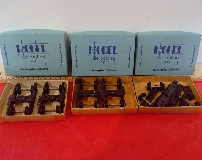 Vintage Model Train Parts, Model Die Casting Co. "Commonwealth 4 Wheel Passenger Car", Part #60-204N