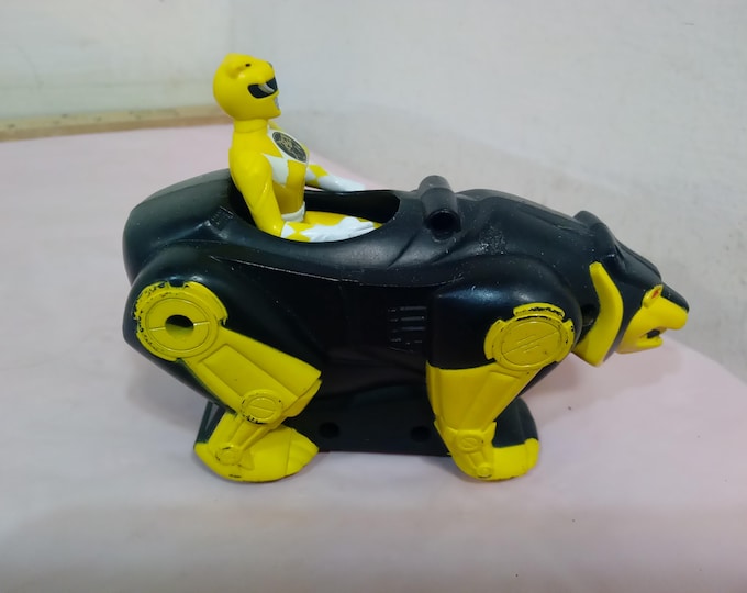 Vintage Restaurant Figure Toys, Yellow Power Ranger w/Cat Vehicle, Burger Kings Minnie Mouse, or Kellogg's Robot's The Movie TCFFC Figure