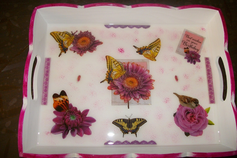 Hand made single pattern tray flower motifs wavy edges