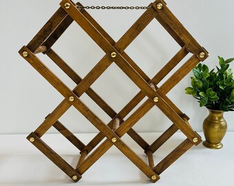 Vintage Wine Rack / Mini acordeón de madera plegable Wine Rack / 1970s Wine Rack Gold Metal Detailing / 5 Bottle Wine Holder / Vintage Barware