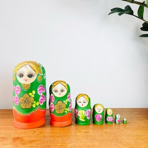Vintage Matryoshka Nesting Dolls, Russian Nesting Dolls Set of 7, Folk Art