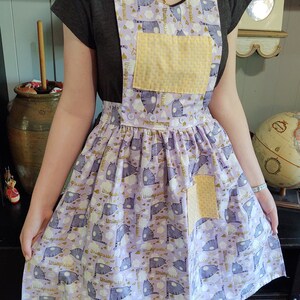 New Item!  Vintage pattern APRON made in cute &quot;cat lovers&quot; fabric with yellow pocket and bib lining