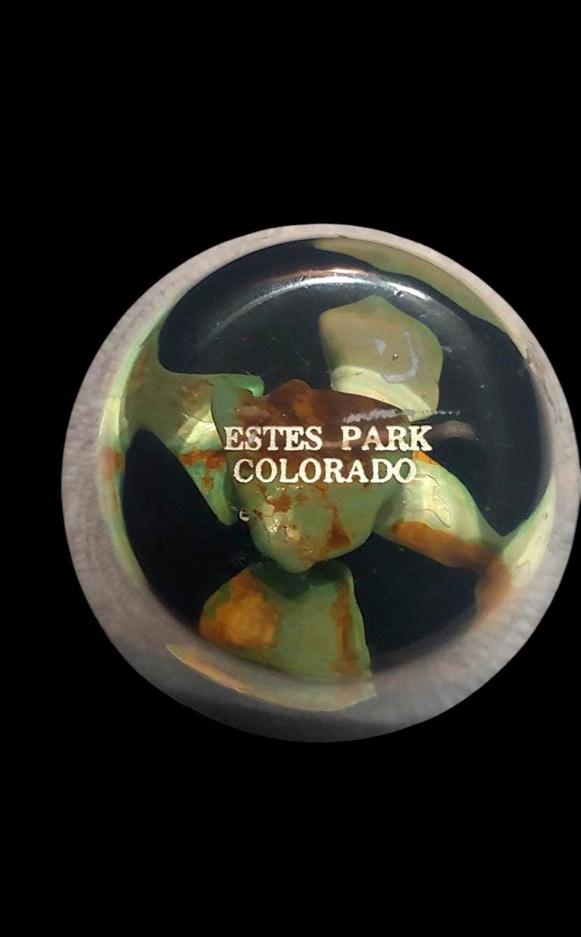 Vintage Souvenir Lucite Paperweight Estes Park Colorado Rocks