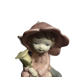 Vintage Chalkware MCM Girl Figurine 6 x 4 in