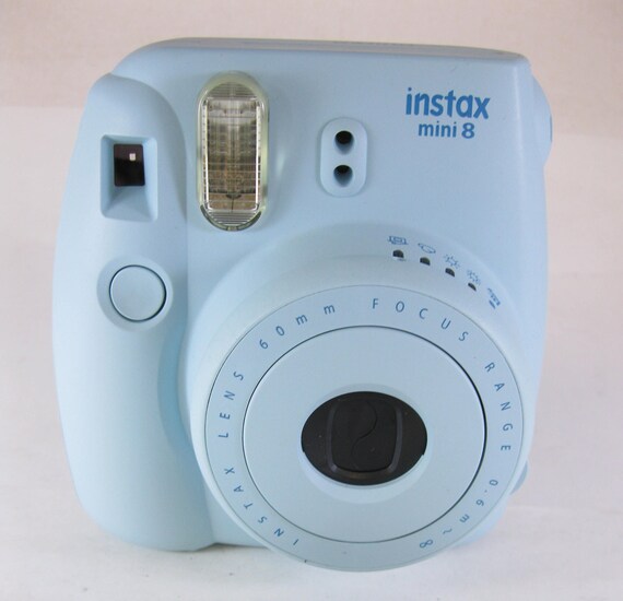 Camara Fujifilm Instax Mini 8 + Carrete de segunda mano por 35 EUR