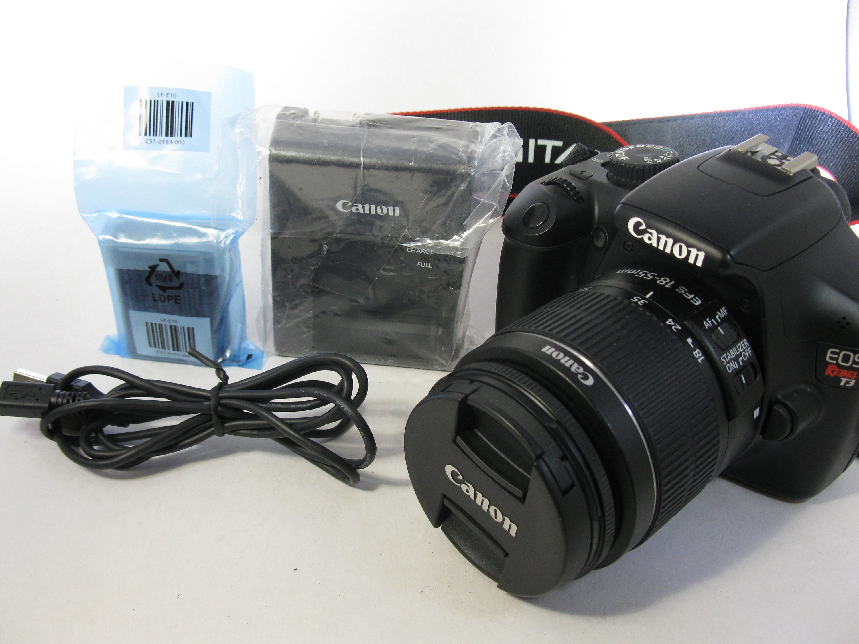 Canon EOS Rebel T3: 12MP デジタル一眼レフカメラ（18-55mmレンズ搭載