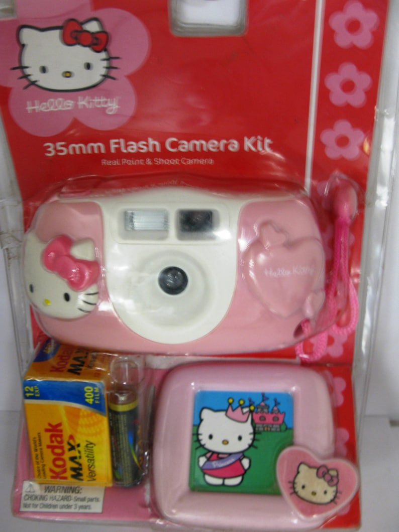 Rare Vintage Hello Kitty 35 mm Film Flash Camera Kit with Film and Picture Frame Sanrio