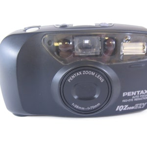 Vintage Pentax IQ Zoom EZY 35mm Point & Shoot Camera with Strap