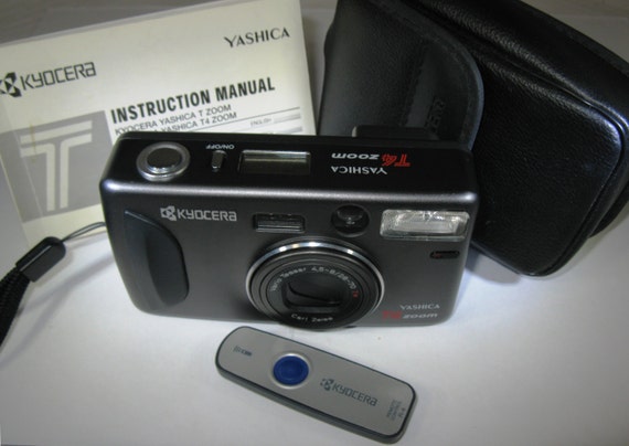 フィルムカメラ Yashica T4 Zoom Carl Zeiss T* 28-70mm Lomopedia: Yashica T4 Zoom · Lomography