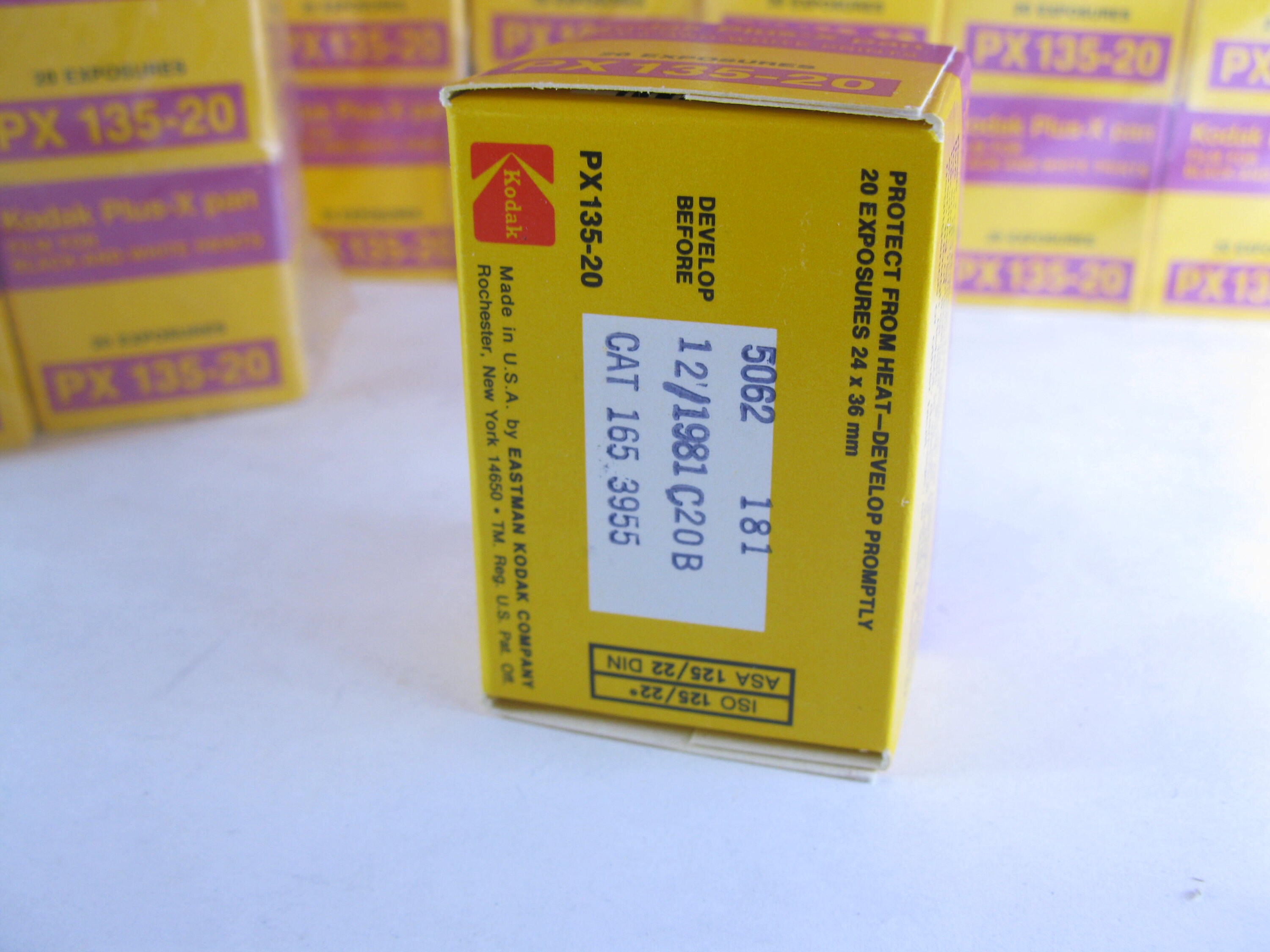 レア フィルム未開封】Kodak T-MAX 400 フィルム 120 20本