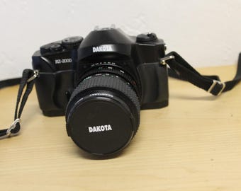 Dakota RZ-2000 35mm Camera with 35-70mm Quantaray Lens in Original Box