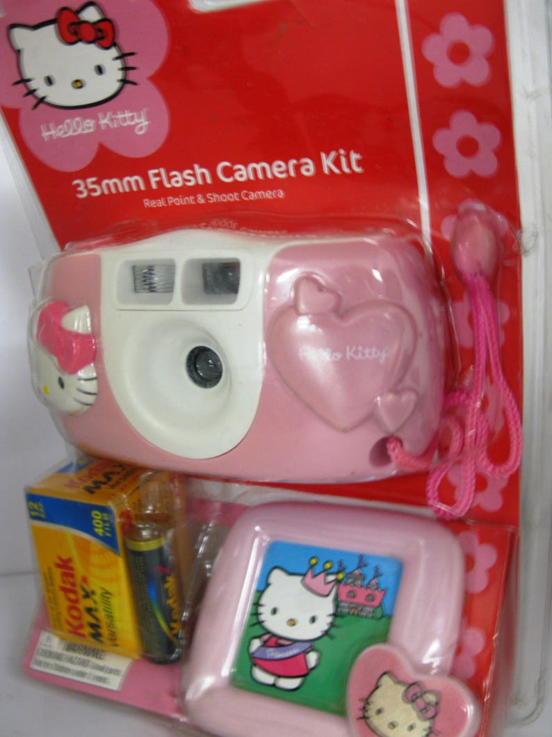 Rare Vintage Hello Kitty 35 mm Film Flash Camera Kit with Film and Picture Frame Sanrio