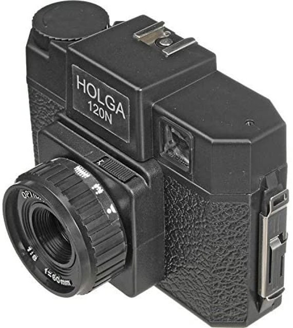 Holga 120N middenformaat filmcamera zwart met inzetstukken riem