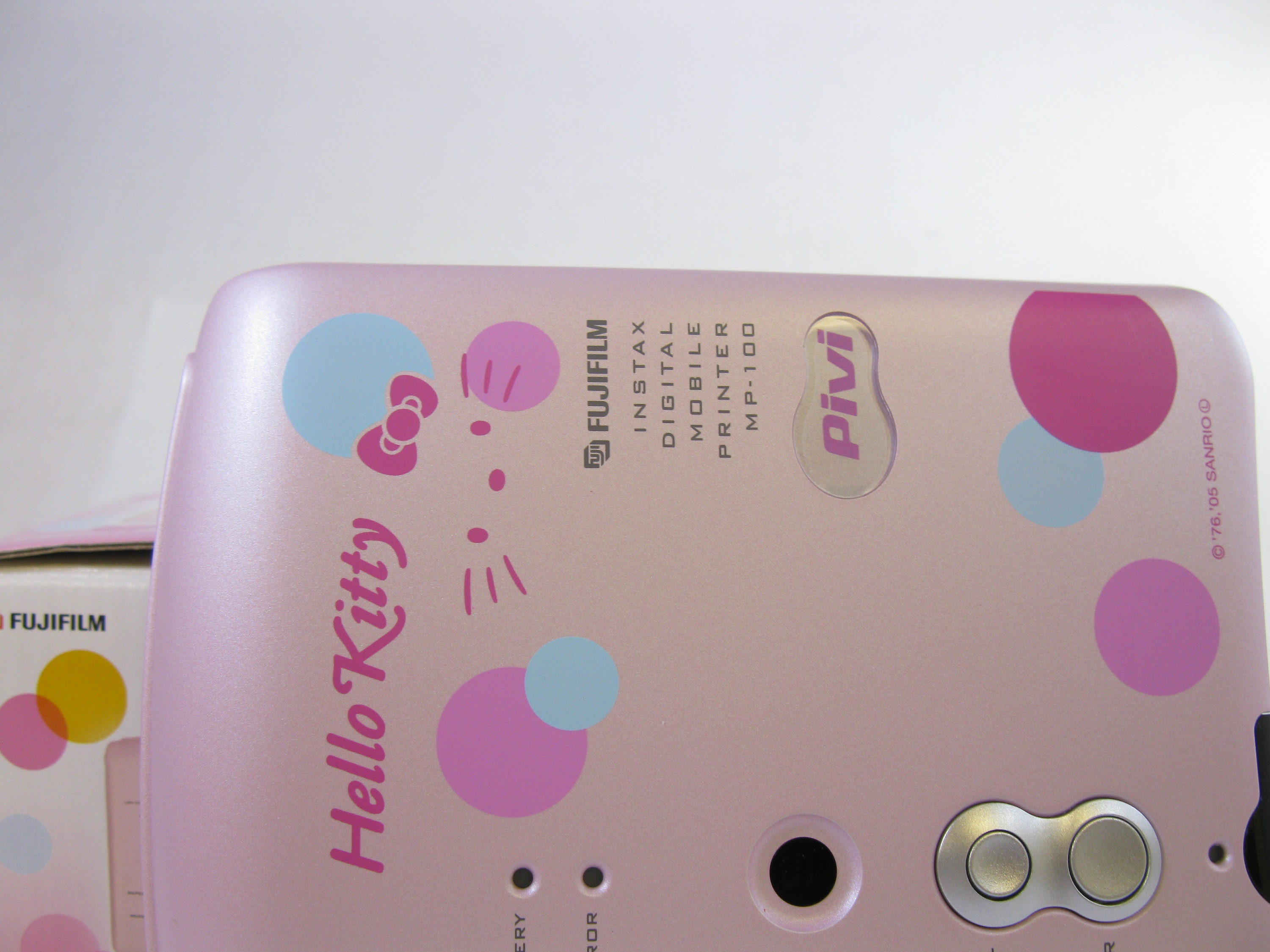 Hello Kitty Fuji PIVI Instax Digital Mobile Printer MP-100 Hello Kitty Fuji PIVI Instax Digital Mobile Printer MP-100