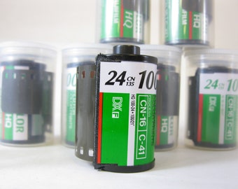 Vintage Fujifilm Fujicolor Super HQ 100 speed 35mm color print film, 24 exposures, 1 Roll