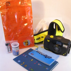 Rare Lomography Frogeye Fixed Focus 35mm Underwater Camera Kit - Rated up to 13&#39;