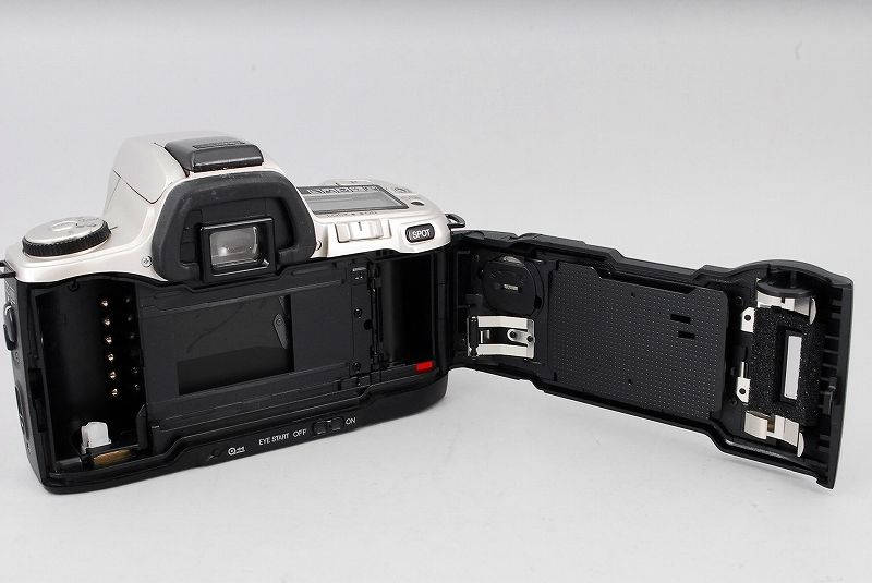 MINOLTA α Alpha Sweet SLR With Minolta AF Zoom Lens 28-80mm F/3.5