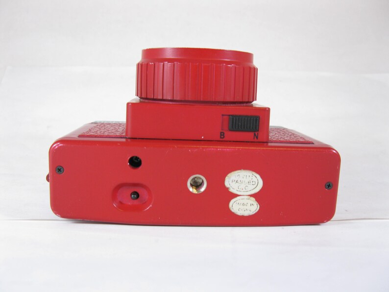 Vintage Holga Red Color Camera 35mm Film Holga 135 image 6