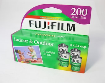 4 rolls Fujifilm Fujicolor  200 speed 35mm color film, 24 exposures (4 Roll Pack) outdated
