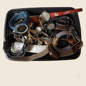 Vintage Watch Lot Assemblage Altered Art Steampunk Jewelry Supply image 1