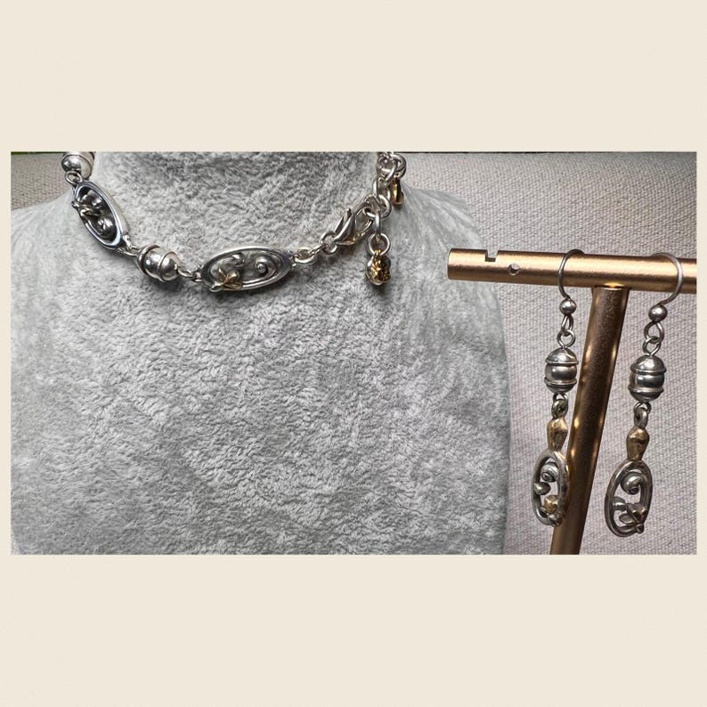 Conjunto de pulsera y pendientes con forma de corazón dorado en tono plateado de Brighton imagen 2