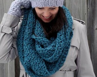 Infinity Scarf, Chunky Knit, Chunky winter scarf, knit infinity scarf, teal knit scarf, chunky eternity scarf, circle scarf