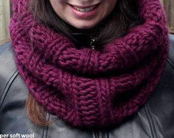 Wool cowl, Soft knit cowl, Tube scarf, Deep berry knitted cowl, 100% soft wool scarf, Hand-knit snood, Chunky knit cowl, Soft and cozy scarf